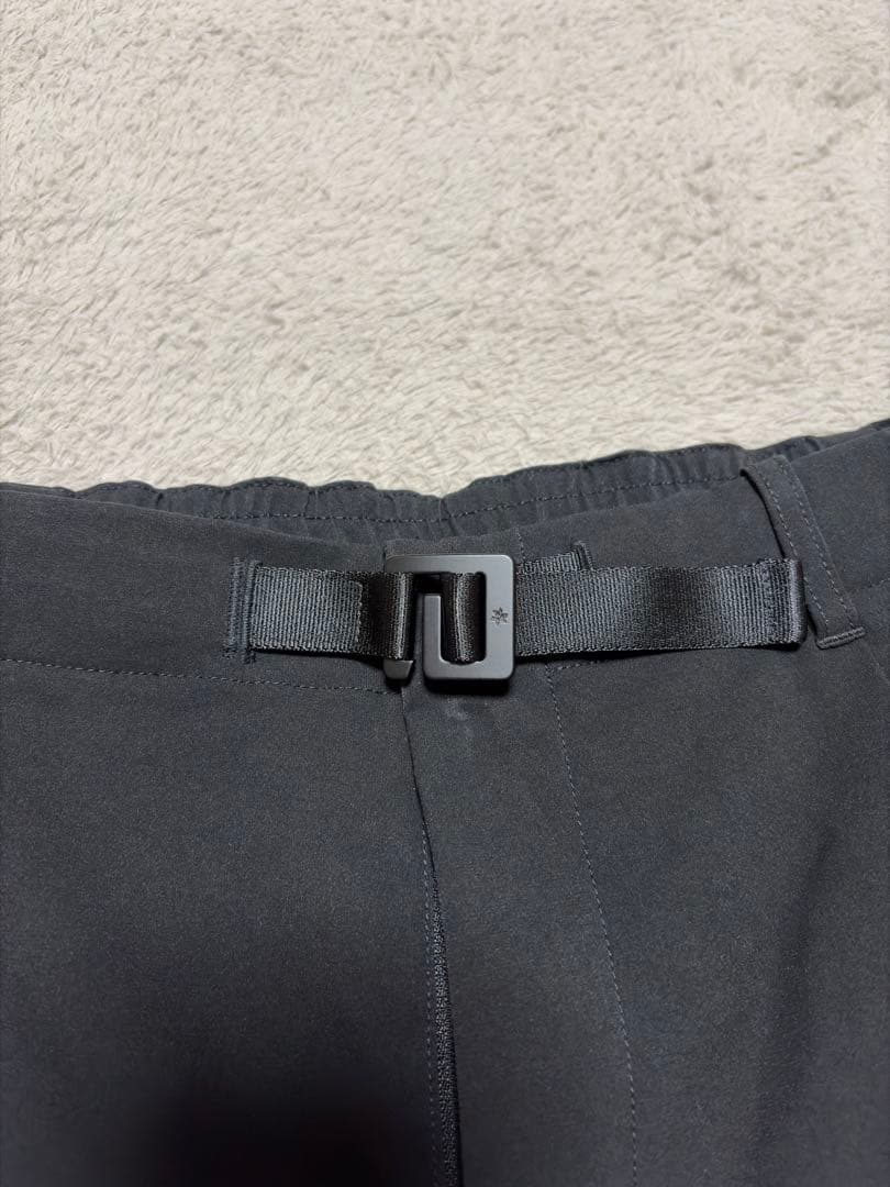 【美品】ゴールドウイン ワンタックテーパードストレッチパンツ ブラック サイズ2