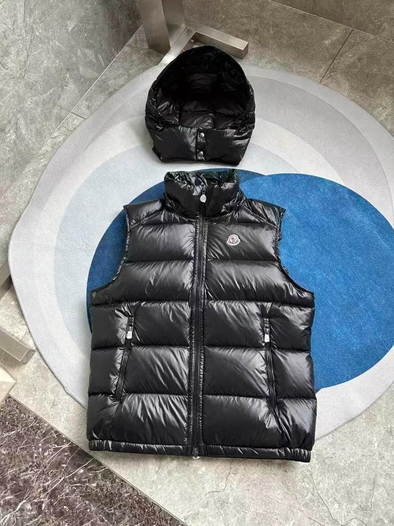 MONCLER ブラック ダウンベスト~~~