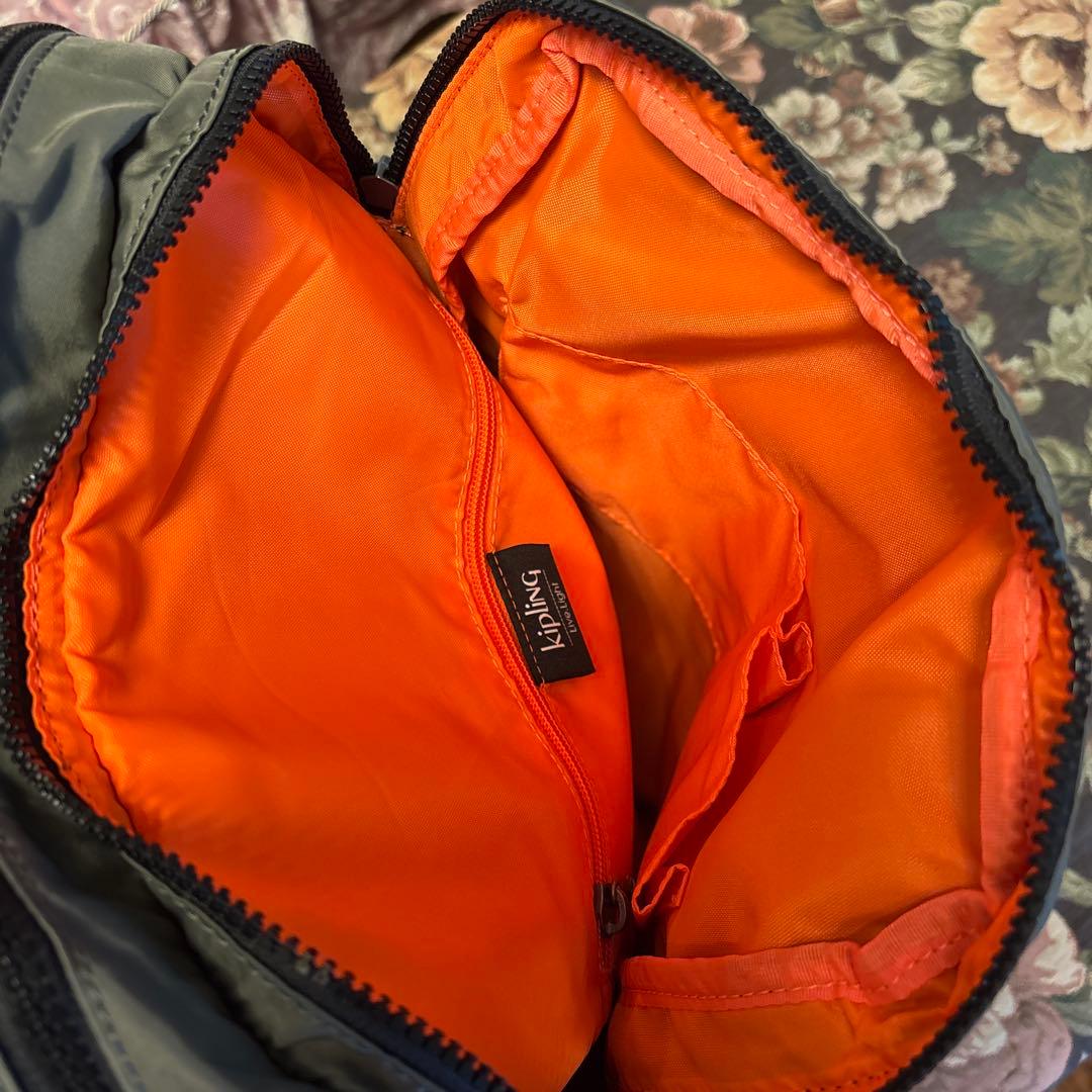 オリーブグリーン バックパック