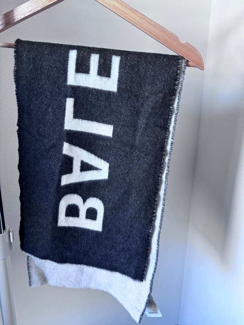 BALENCIAGA ARCHETYPE マフラー ブラック/ホワイト