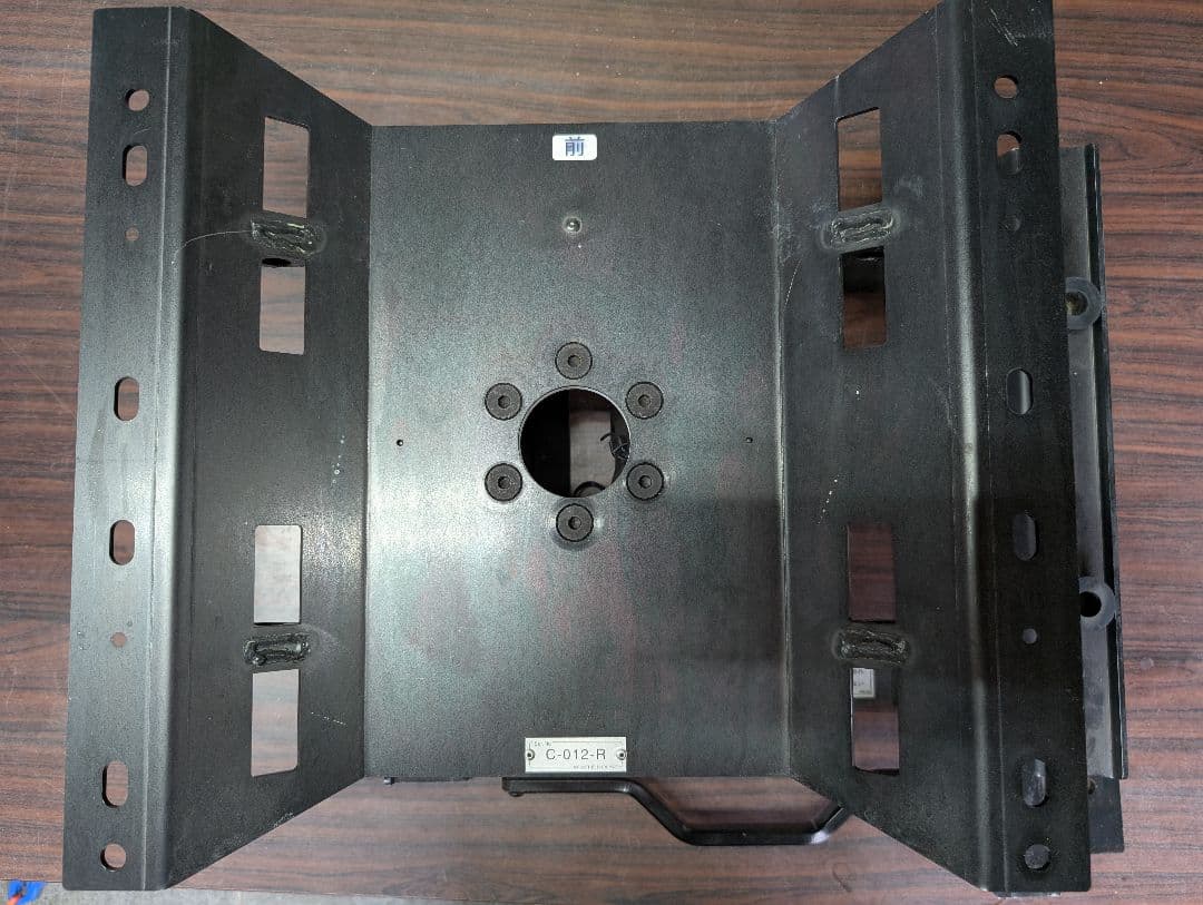 200系ハイエース　フロントシート180度回転 Tilt Swivel Seat