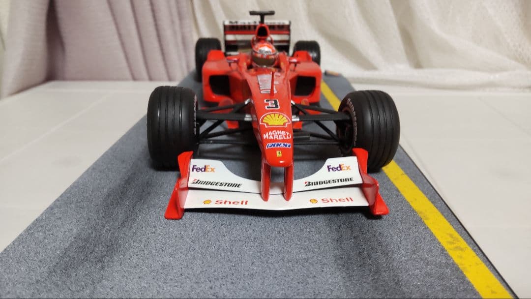 1/18 F1-2000 シューマッハ フェラーリ