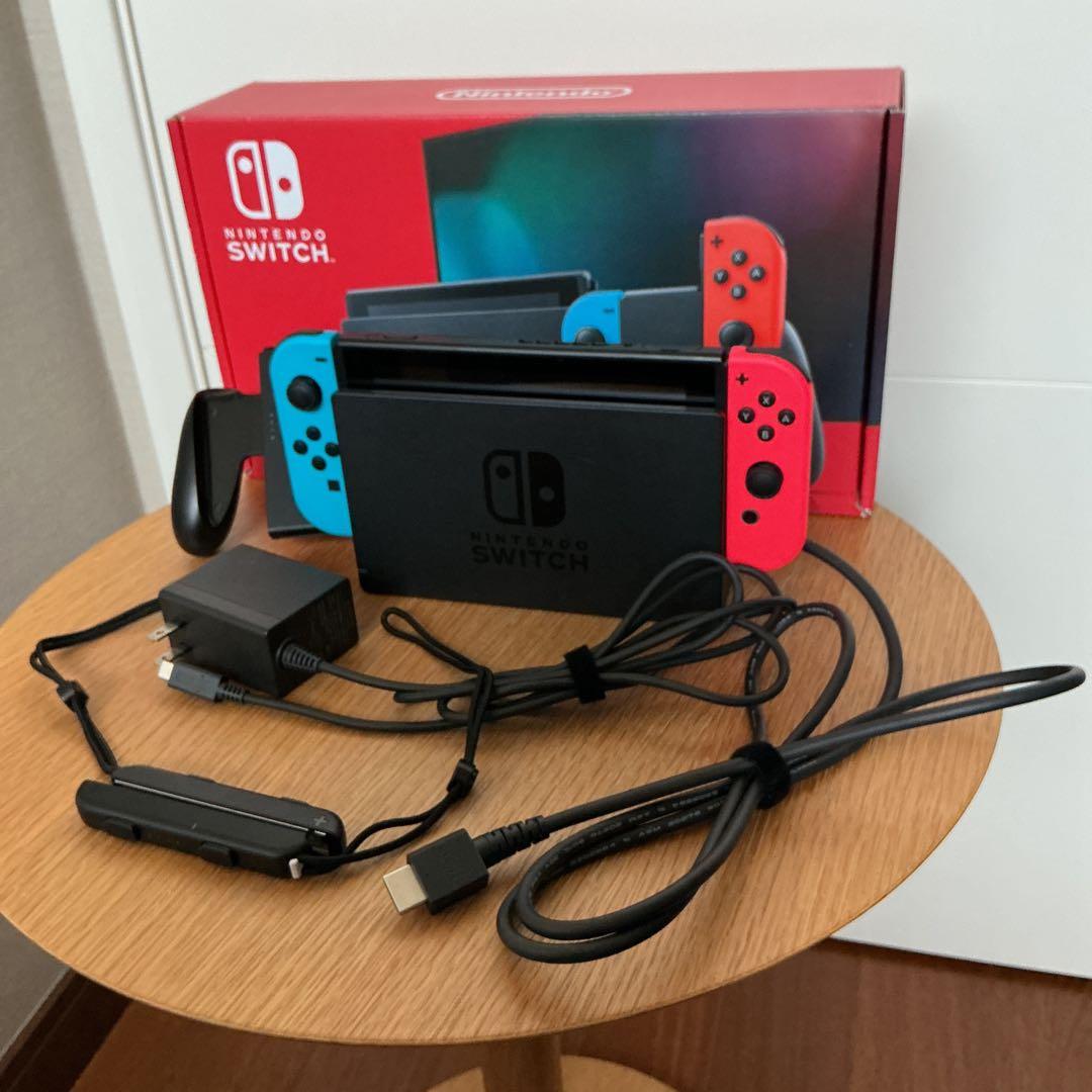 Nintendo Switch ネオンブルー／レッド　本体、ソフト2本付