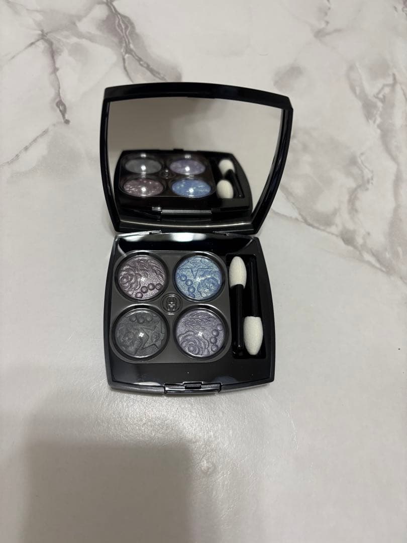 CHANELアイシャドウ レ キャトル オンブル 397ニュイ アストラル