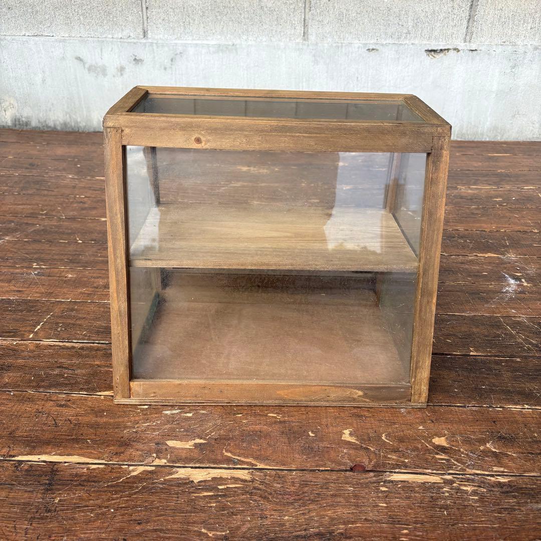 C4 北欧レトロ 木製 ガラスショーケース 扉 2段 ディスプレイラック 飾り棚