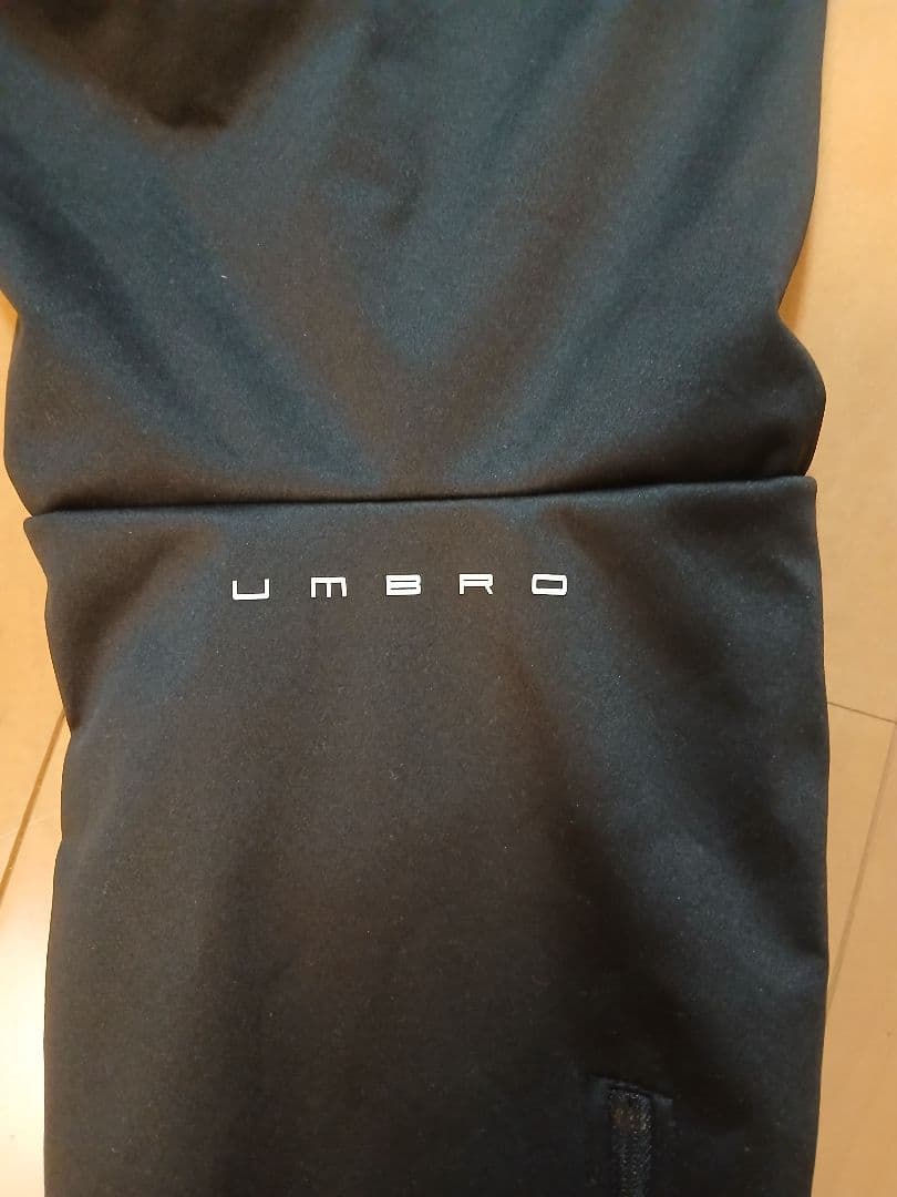 umbro アンブロ ジャージ ブラック パデッド パンツ 防風 防寒 保温