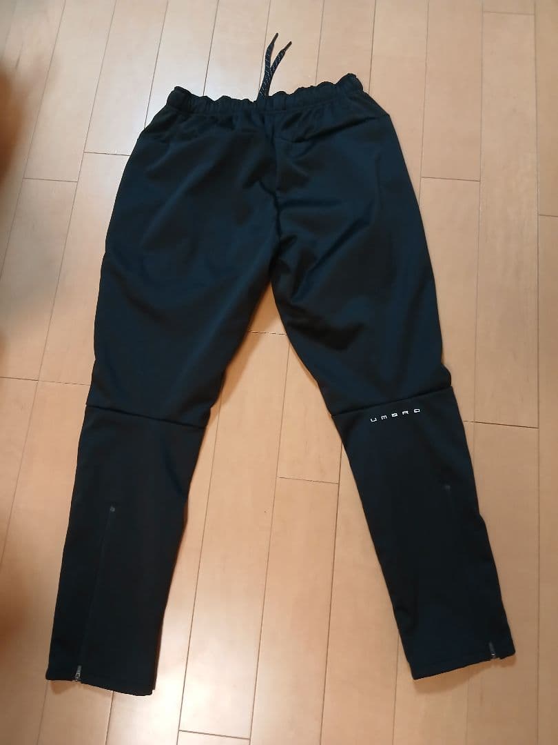umbro アンブロ ジャージ ブラック パデッド パンツ 防風 防寒 保温