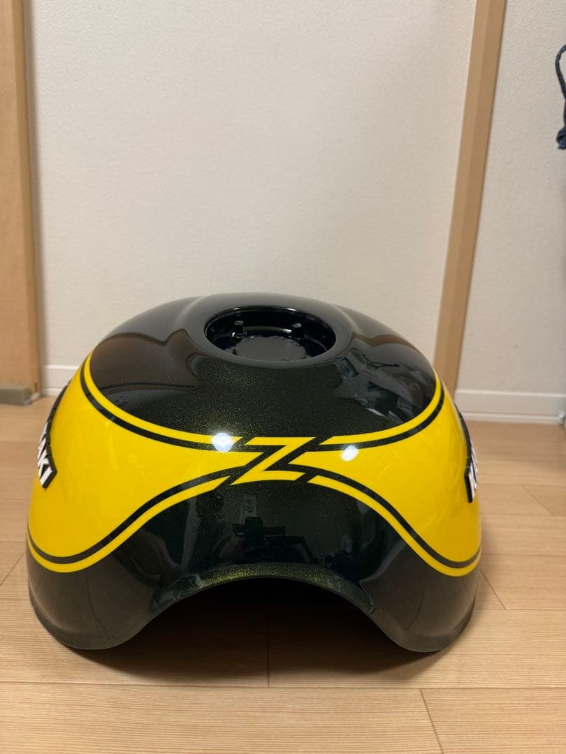 z900rsタンク　イエローボールエディション　美品