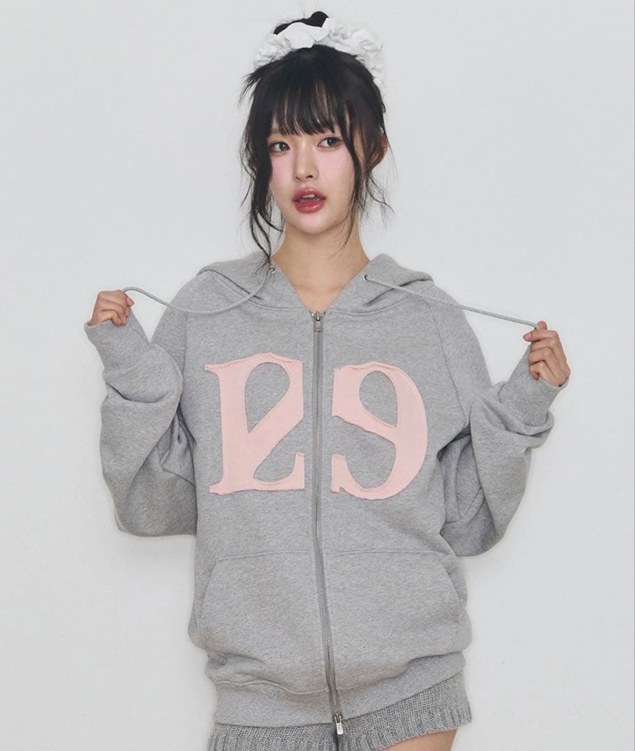 新品未使用　ILLIGOグレーパーカー