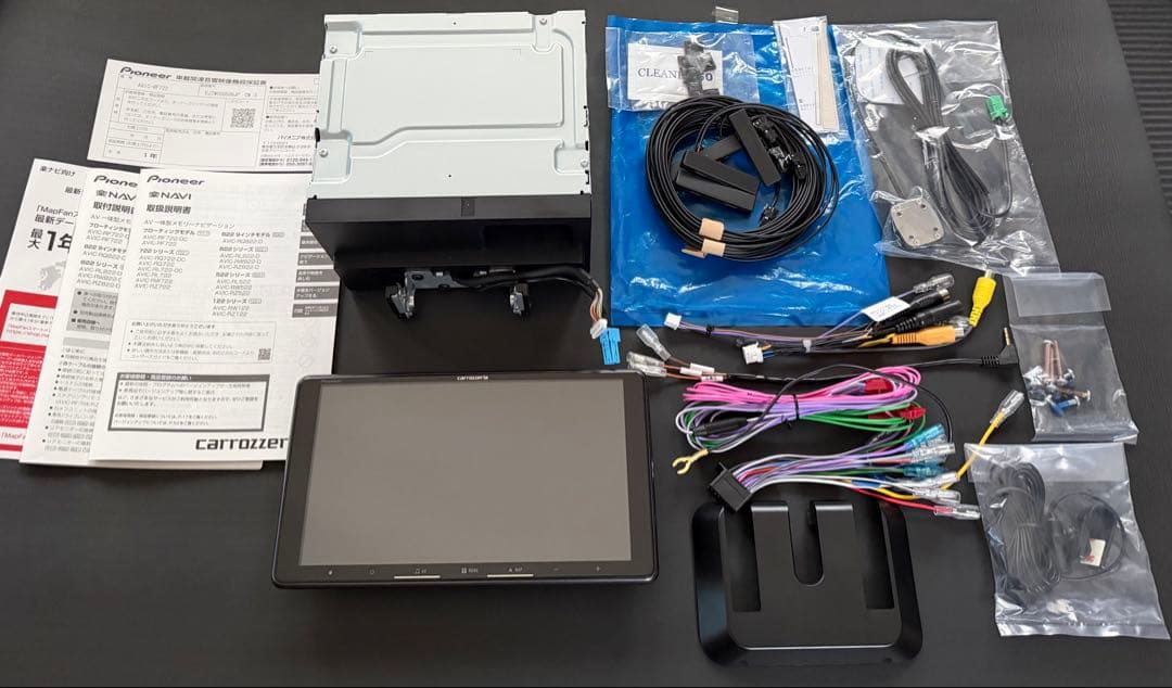 Pioneer カロッツェリアAVIC-RF722 フローティングナビ　9V型