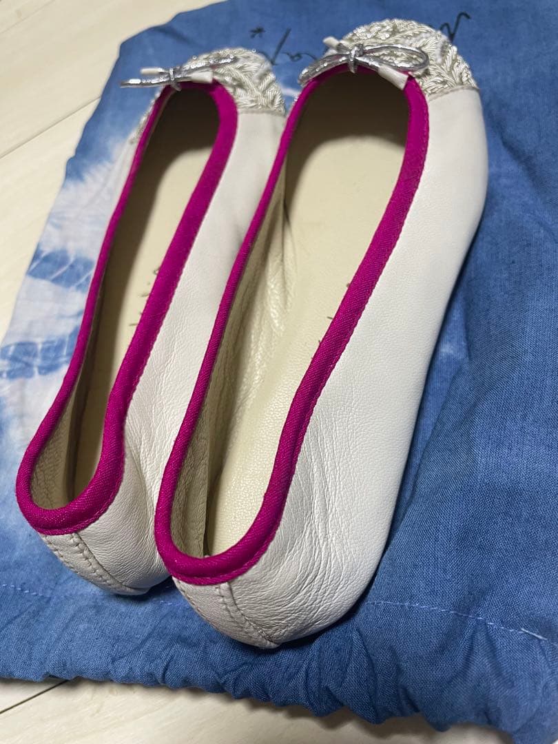 ミハエルカカリア フラットシューズ