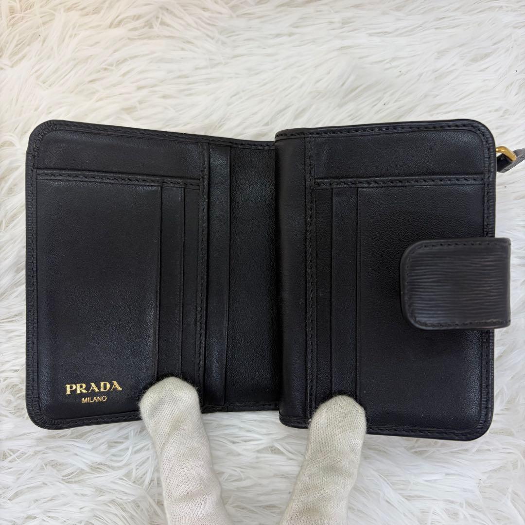 RFID搭載/美品✨プラダ　二つ折り　L字 金ロゴ　ヴィッテロ レザー　黒