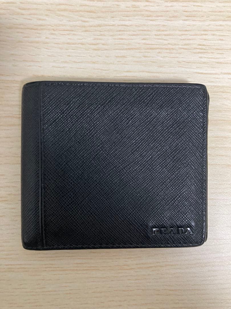 プラダ　サフィアーノ2つ折り財布