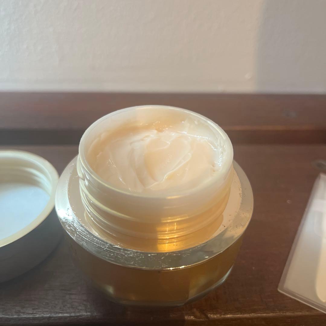 最終お値下げ　クレ・ド・ポー ボーテ　クレームヴォリュミサントS 50g