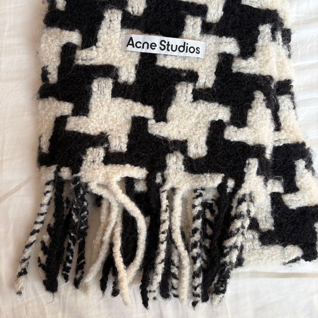 Acne Studious マフラー　千鳥柄