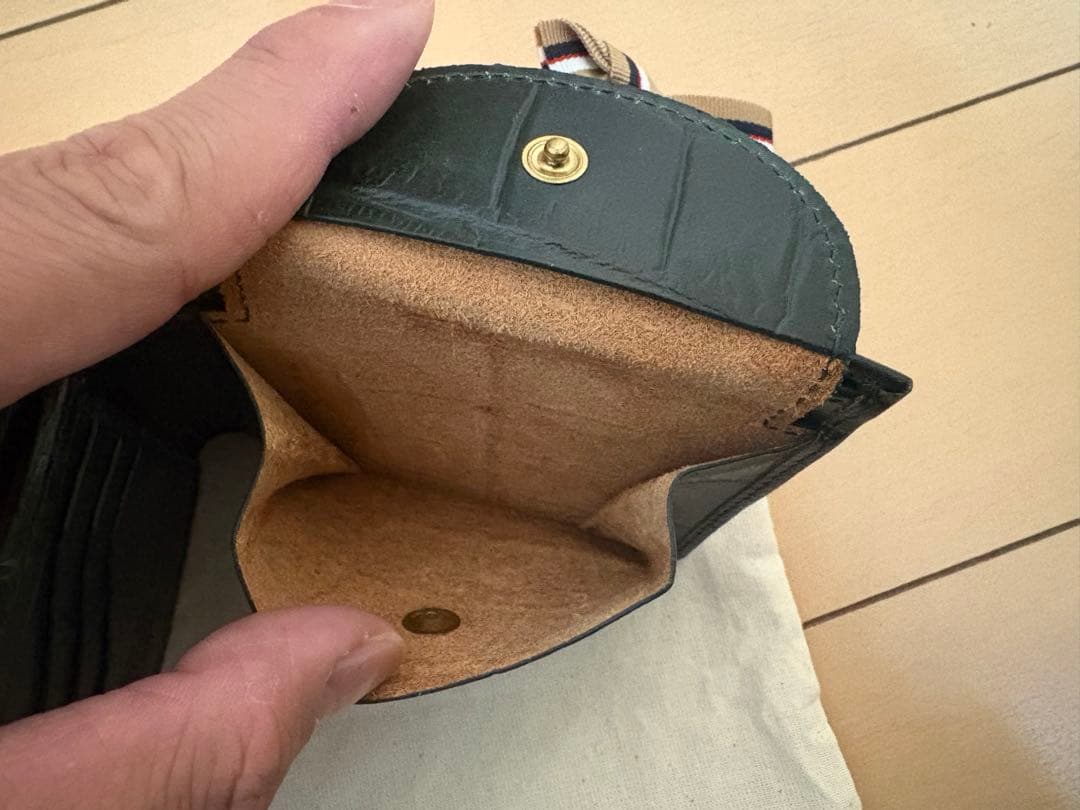 イルビゾンテ　クロコ型押し　二つ折り財布
