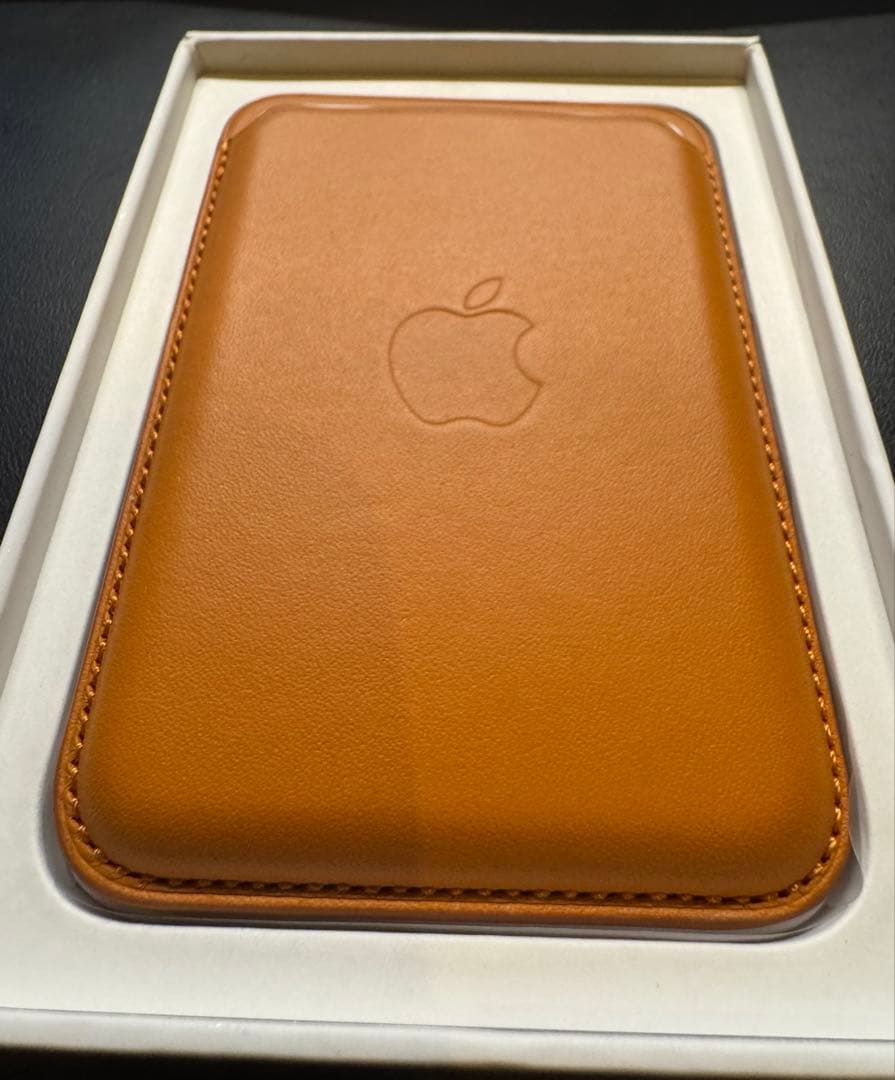 Apple レザーウォレット ゴールデンブラウン 純正 探す機能対応