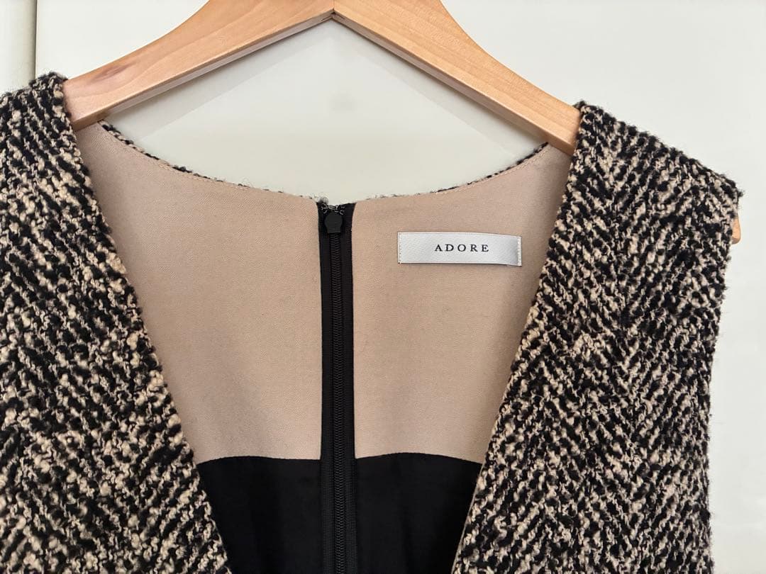 ✴︎ADORE ✴︎ ツイード Vネック ワンピース