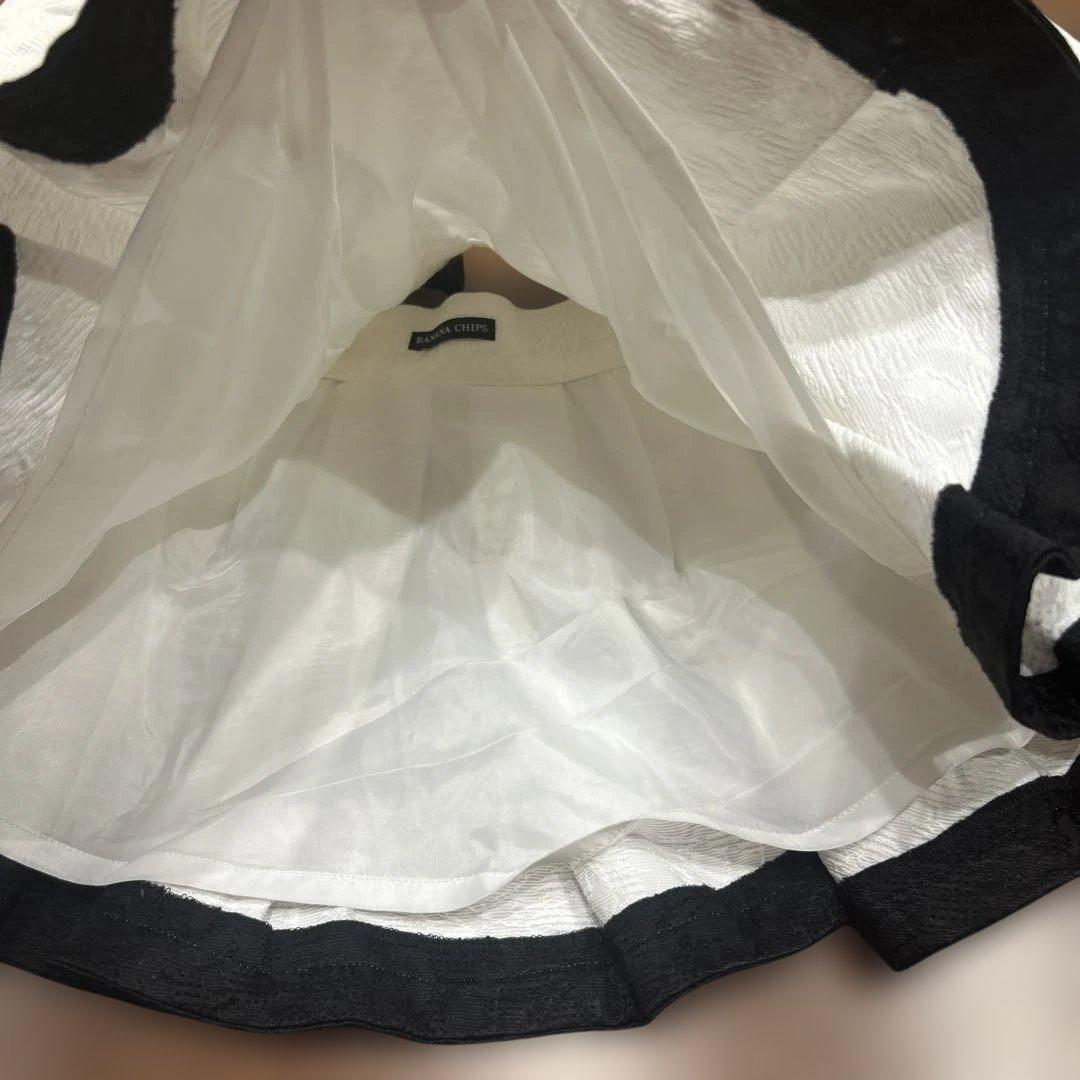 ホワイト/ブラック スーツセット　バナナチップス　120 入学　卒園　フォーマル