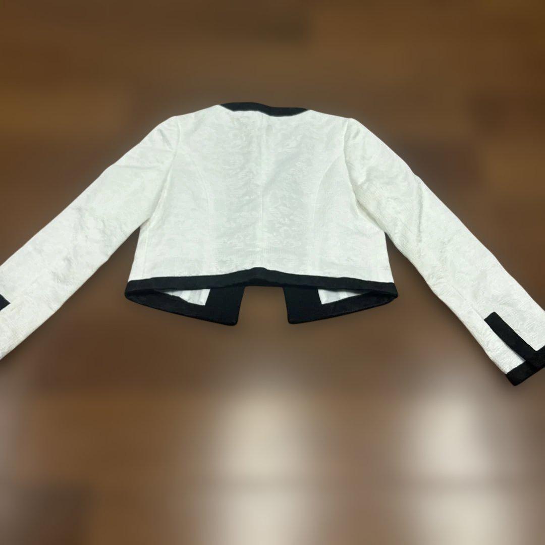 ホワイト/ブラック スーツセット　バナナチップス　120 入学　卒園　フォーマル