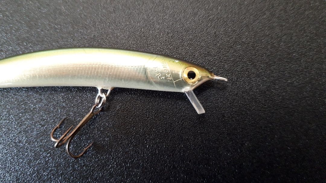 希少　ハンドメイドルアー　ミノー　健ルアー