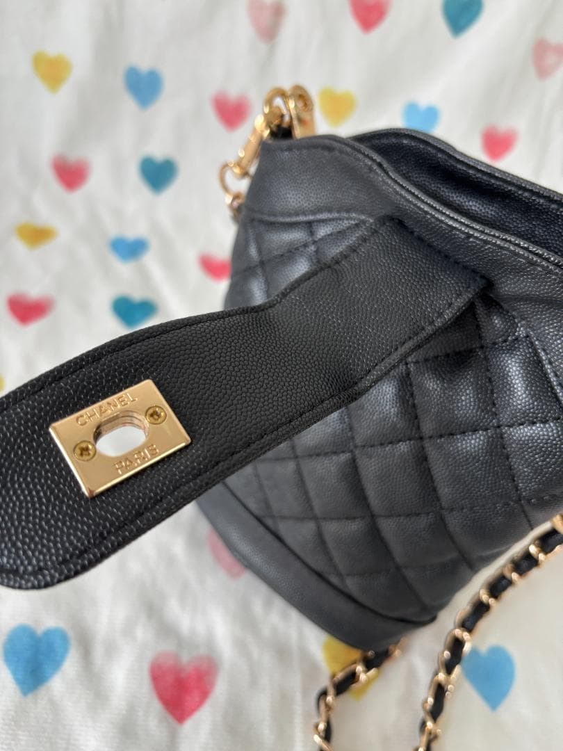 極美品 ブラック キルティング ショルダーバッグ