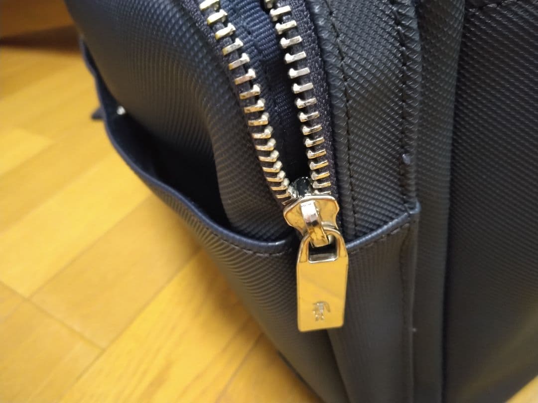 美品 LACOSTE リュック A4 PC ビジネス 通勤 通学 ラコステ