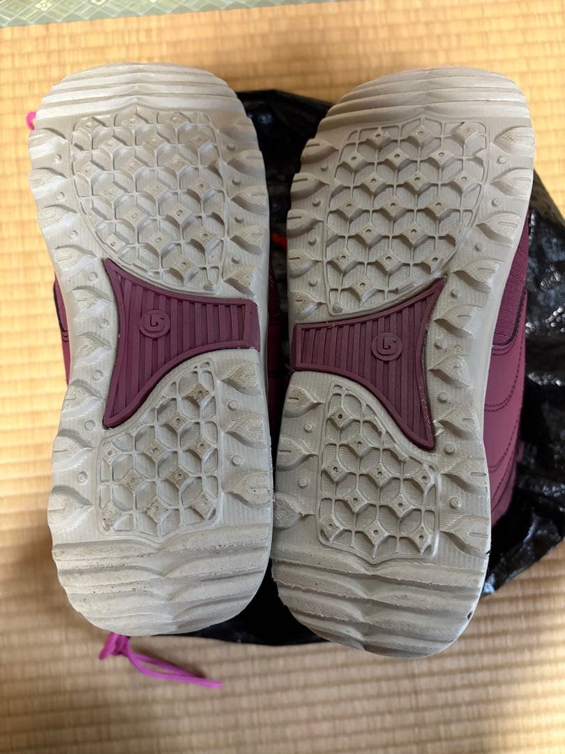 BURTON MINT-ASIAN FIT スノーボードブーツ　女性用（美品）