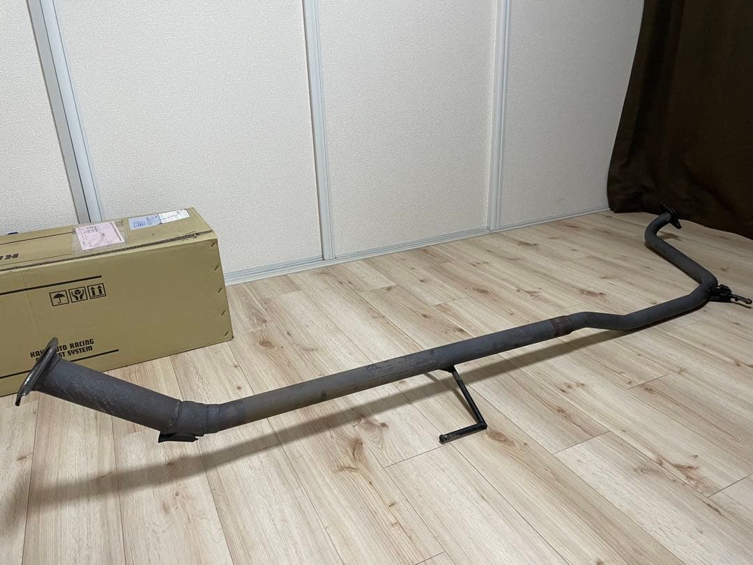 30プリウス　中間ストレートマフラー