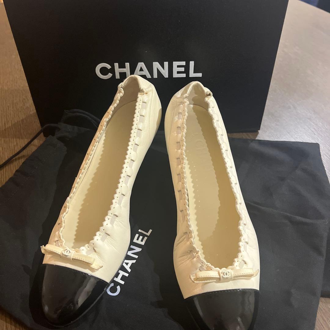 CHANEL アイボリーフラットシューズ 37