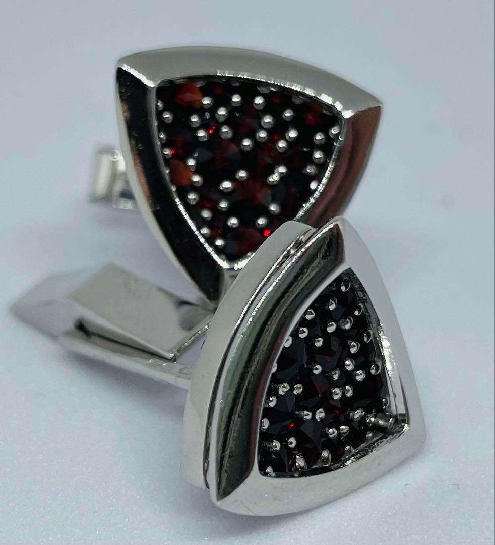三角形デザイン カフリンクス パイロープガーネット シルバー仕上げ