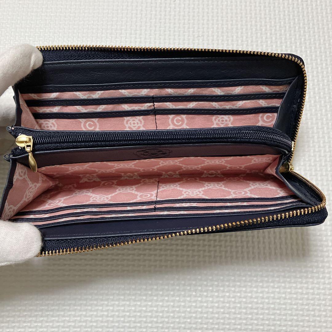 ・未使用　クレイサスCLATHASレザー長財布　ネイビー　紺　カメリア　チャーム