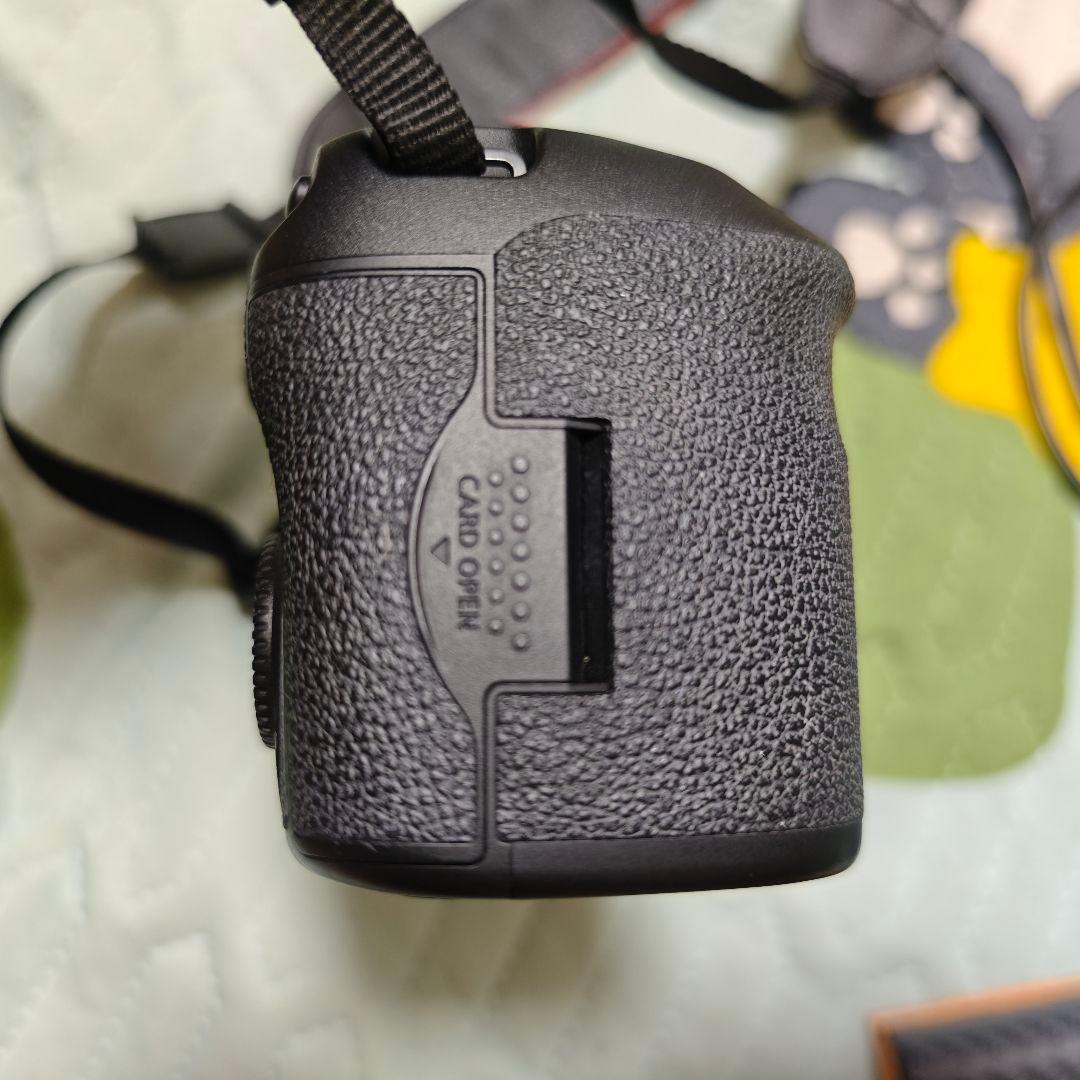 Canon EOS 7D Mark II デジタル一眼レフカメラ ボディ