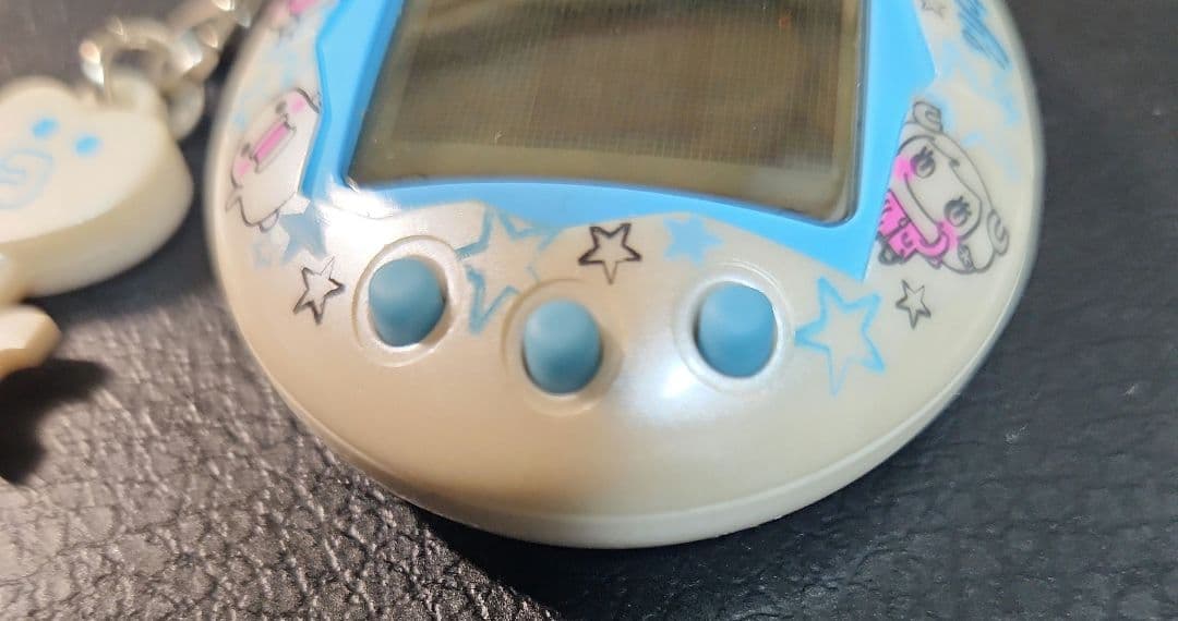 いぇー! ふぁみりーイロイロ! たまごっち プラス　ふぁみたまユニクロ Ver