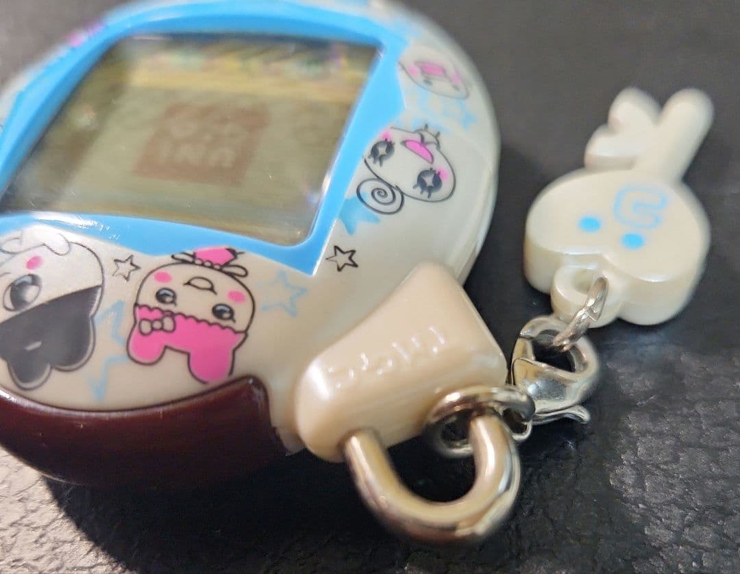 いぇー! ふぁみりーイロイロ! たまごっち プラス　ふぁみたまユニクロ Ver