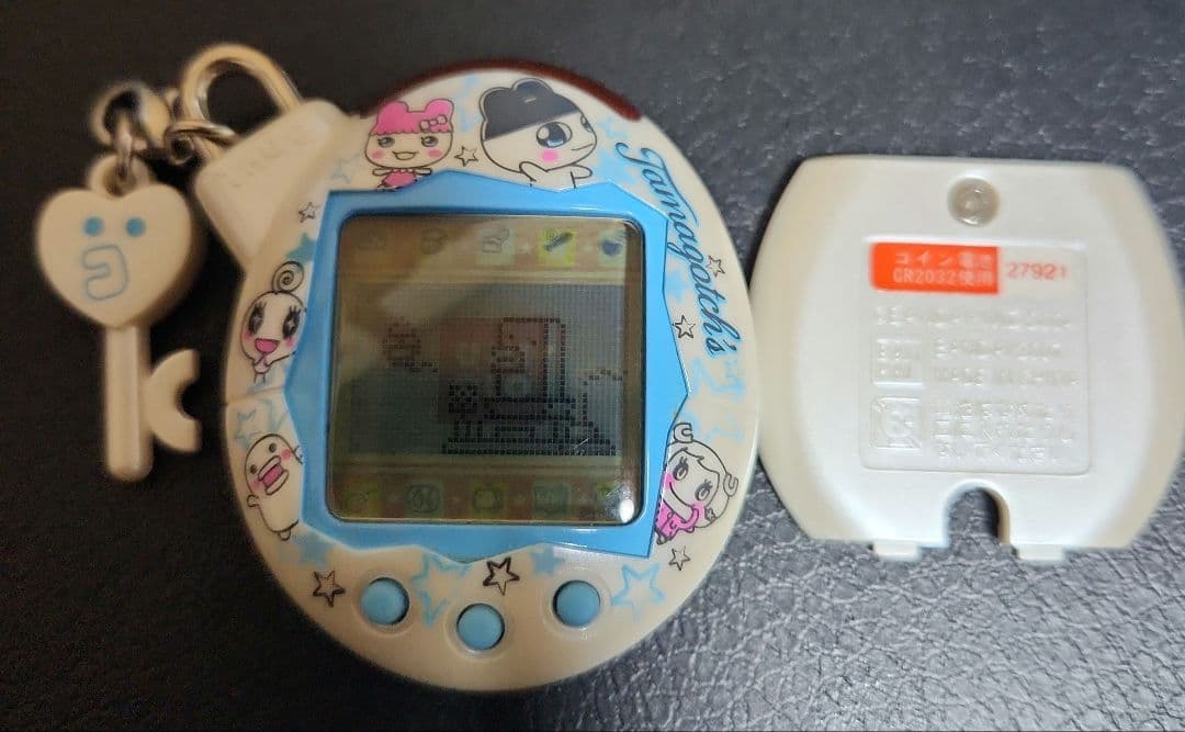 いぇー! ふぁみりーイロイロ! たまごっち プラス　ふぁみたまユニクロ Ver