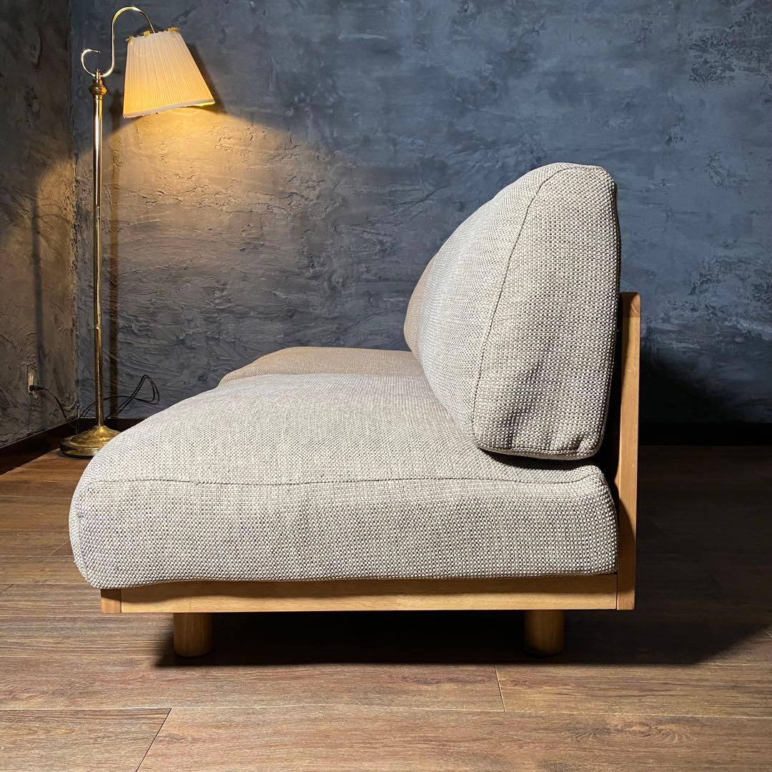 首都圏送無料〜　10万 ゆったり座れるアームレスソファ　３シーター　ベージュ