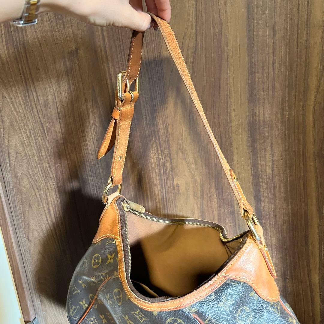 LOUIS VUITTON 「THAMES」ショルダーバッグ モノグラム