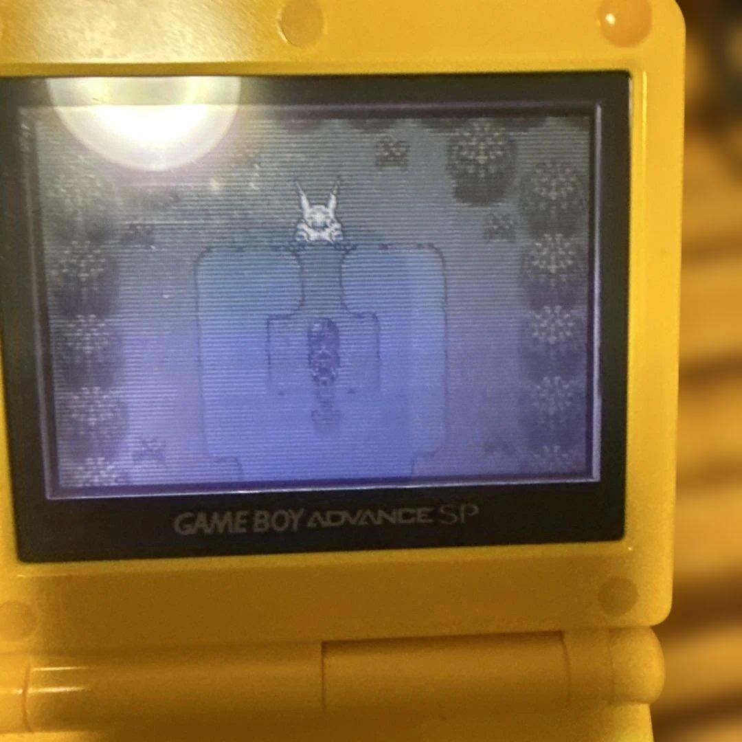 ゲームボーイアドバンスspピカチュウデザイン、ポケモンエメラルドソフトセット