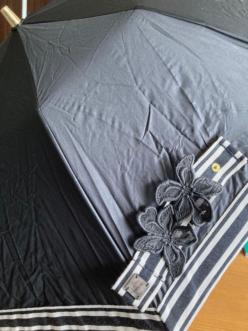 アシーナニューヨーク　折りたたみ日傘ストライプ　バンブーハンドル