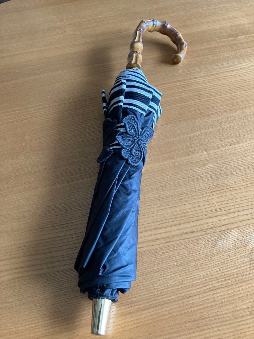 アシーナニューヨーク　折りたたみ日傘ストライプ　バンブーハンドル