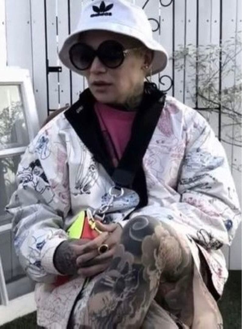 adidas unity マダラニンゲン DIR EN GREY 京着用