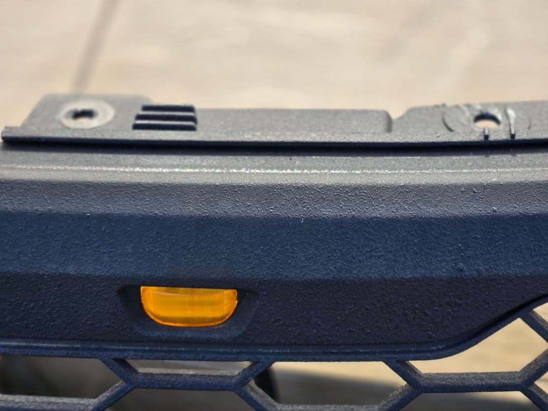 フォード　エクスプローラー　ラプターグリル