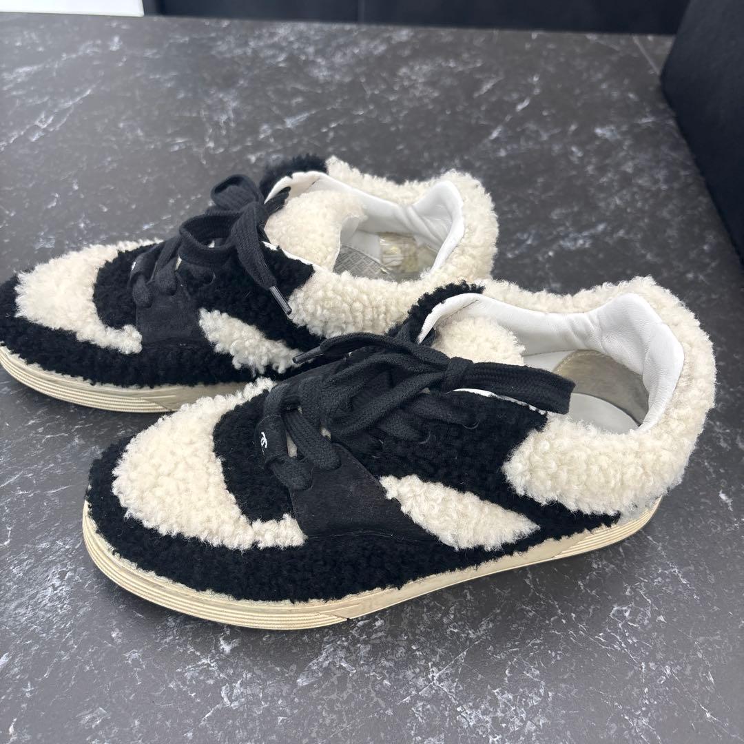 CHANELモコモコスニーカー　サイズ37（23.5〜24㎝）