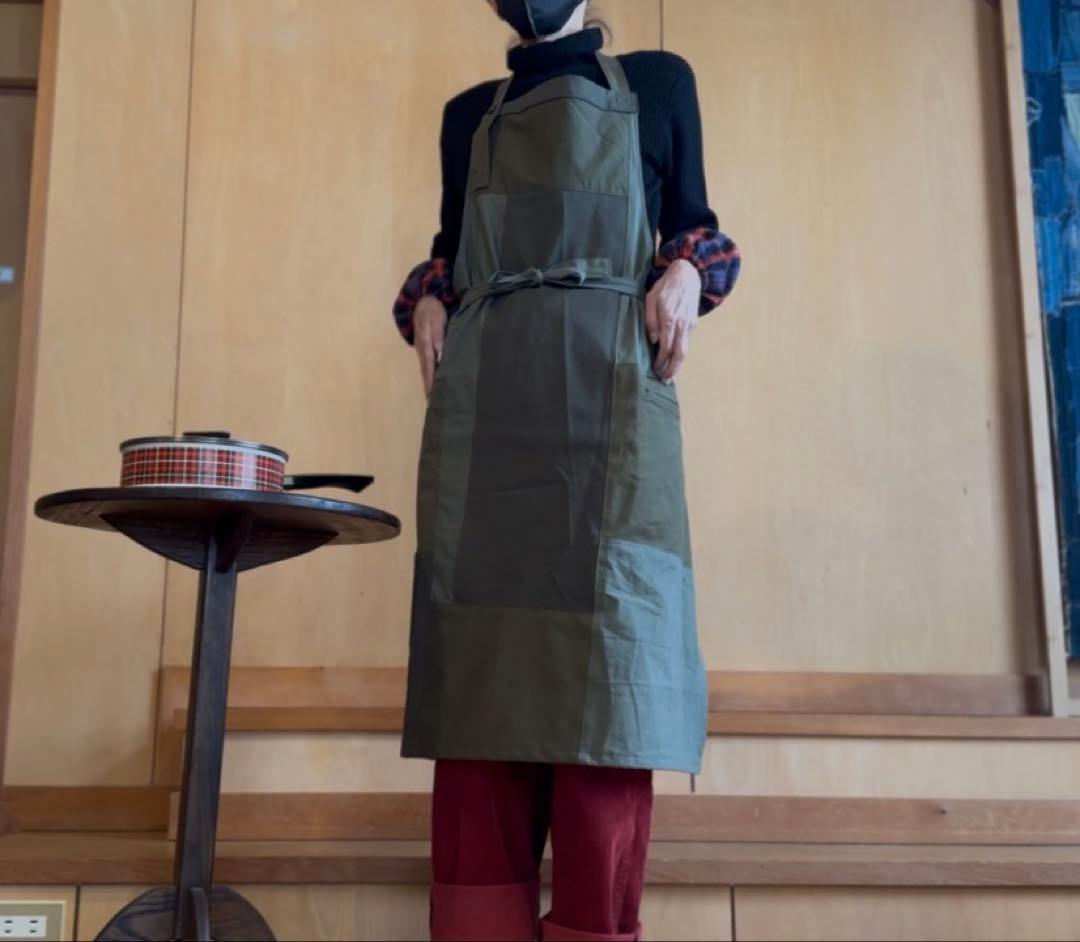SAYOCAFE「暮らしを楽しむシリーズ」パッチワークエプロン(カーキ)