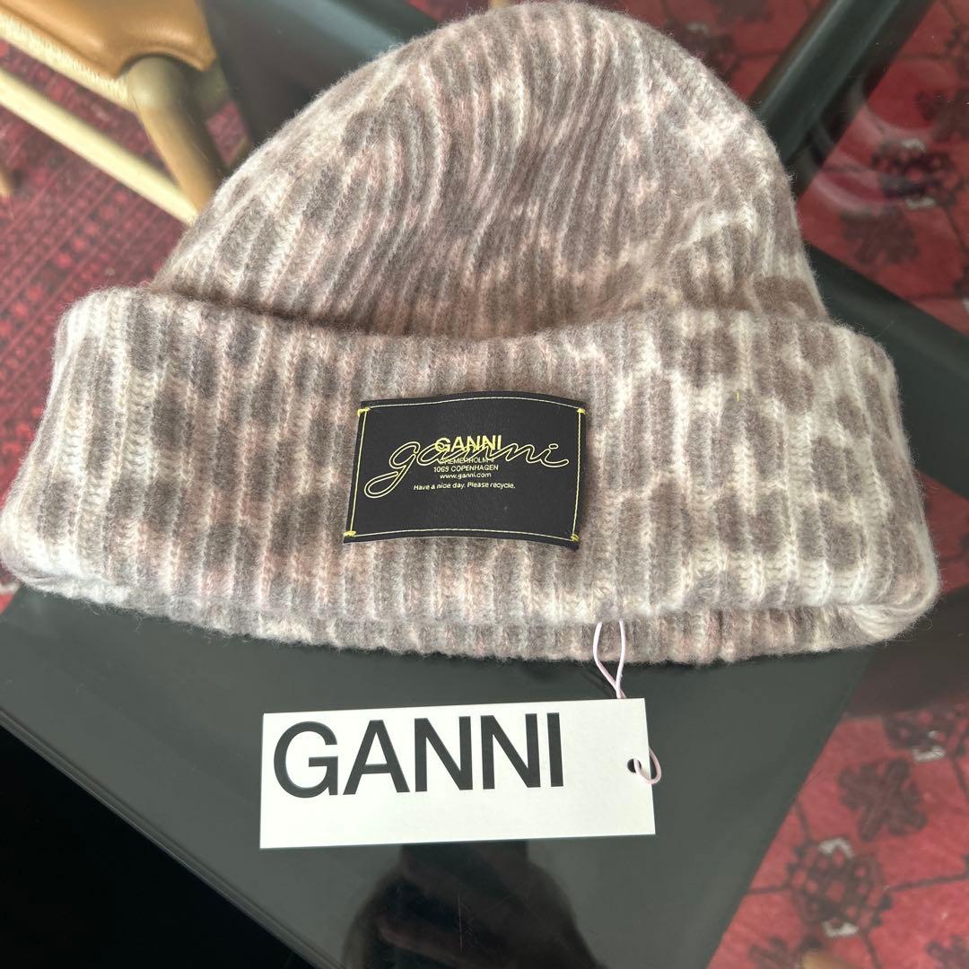 GANNI ヒョウ柄 ニット帽
