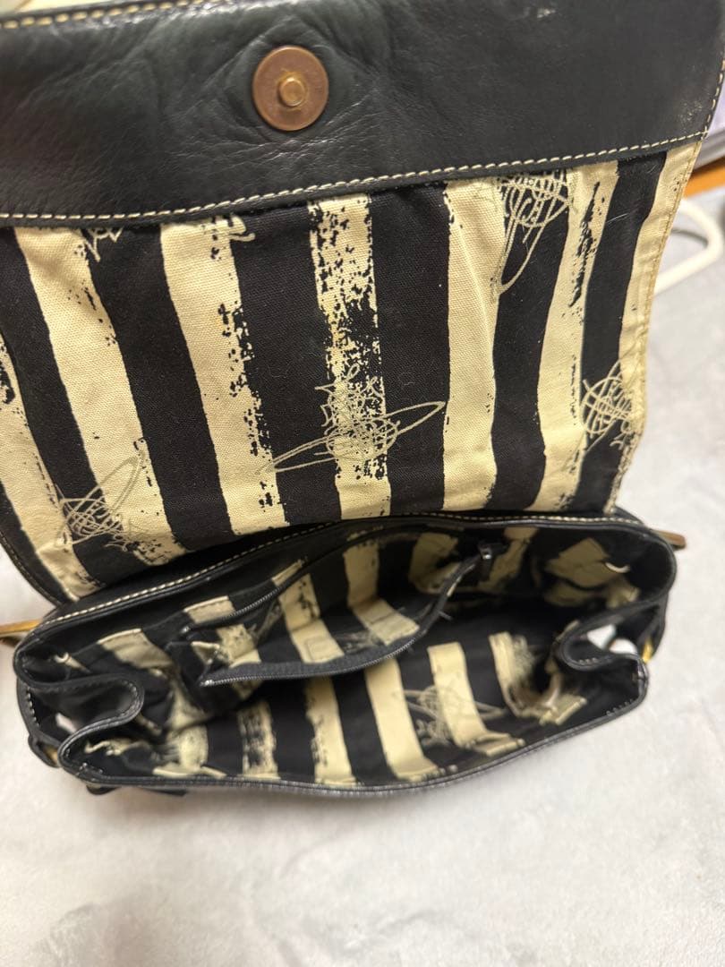 Vivienne Westwood アコードショルダーバッグ
