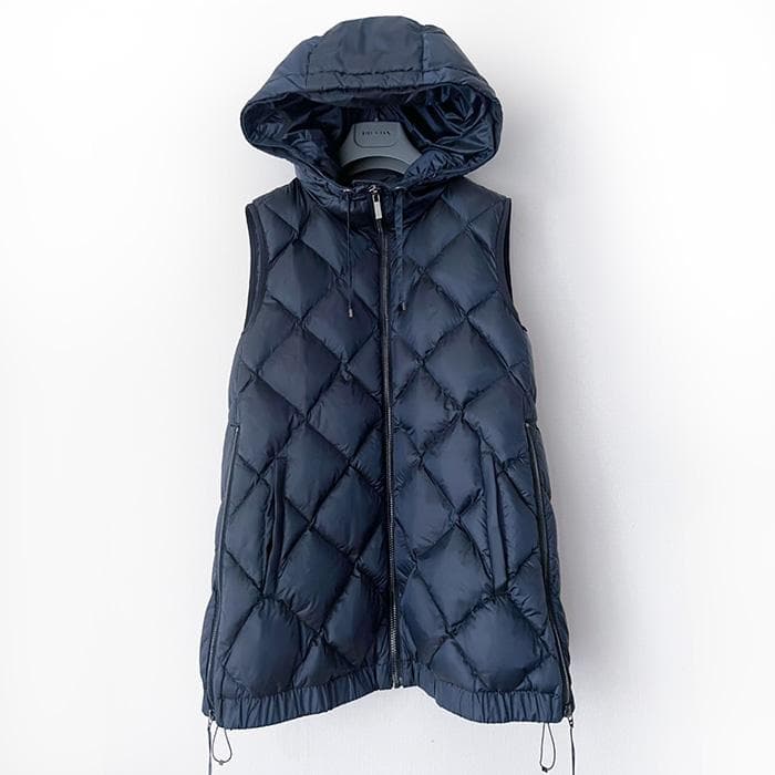 ぽ*！様 MaxMara マックスマーラのダウンベスト　the Cube.　長め