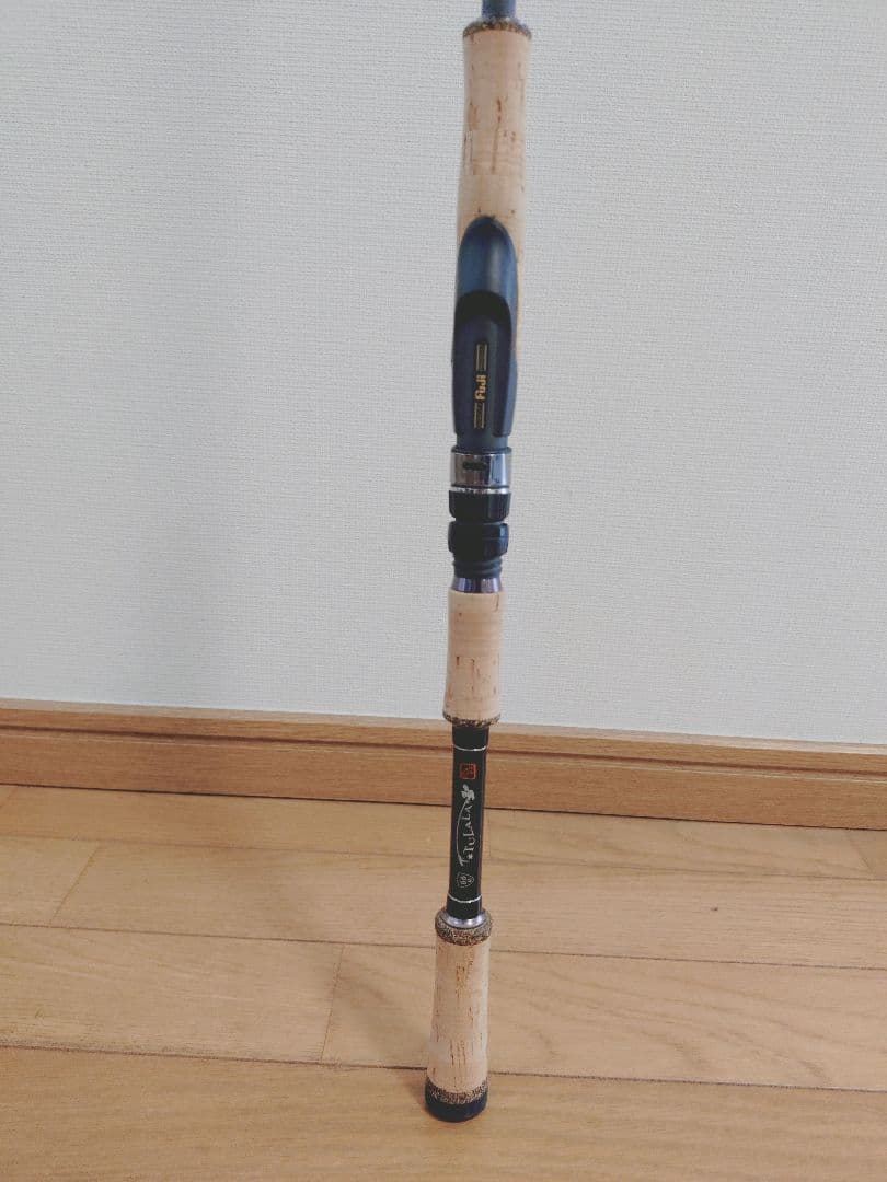 ツララ 「 モンストロ66S 」ケース付き ほぼ新品