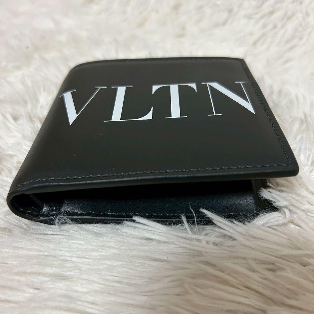 未使用級✨VALENTINO ヴァレンティノ 二つ折財布 ブラック